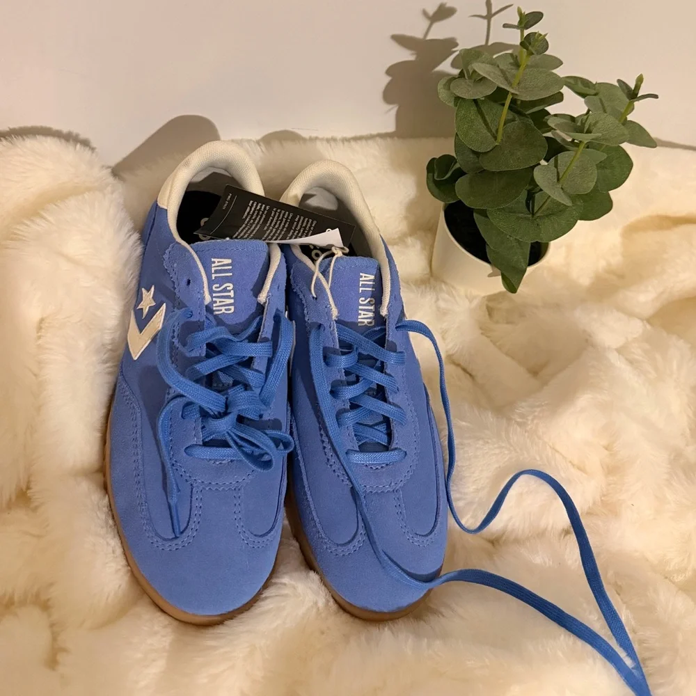 Converse Light Blue Sneakers with Brown Sole  Women’s Size 7 (23.5cm)